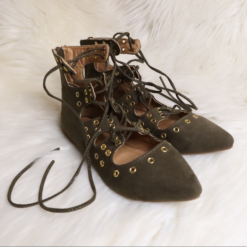 Pointed Green Lace-Up Flats